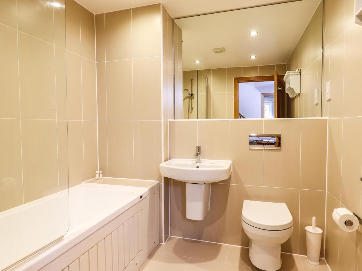 Swandown, 20 Poldon Villa Chard Exteriör bild